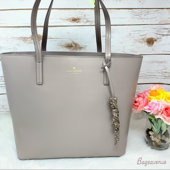 kate spade Handbags - Karla seton drive tote cityscape kate spade gray
